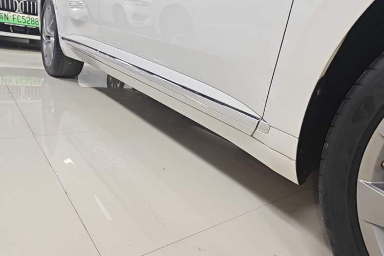 Used Volkswagen FAW-Volkswagen CC 2023 380TSI Striking Edition Right Side Sill
