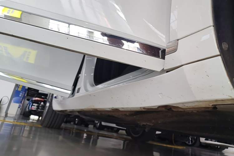 Used Volkswagen FAW-Volkswagen CC 2023 380TSI Striking Edition Right Side Sill