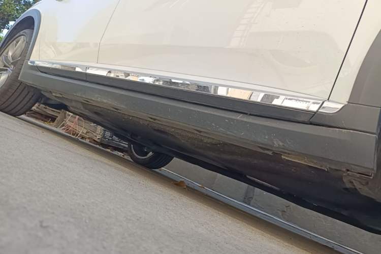 Used Volkswagen FAW-Volkswagen CC 2023 Hunting Vehicle 380TSI Hunter's Heart Edition Right Side Sill