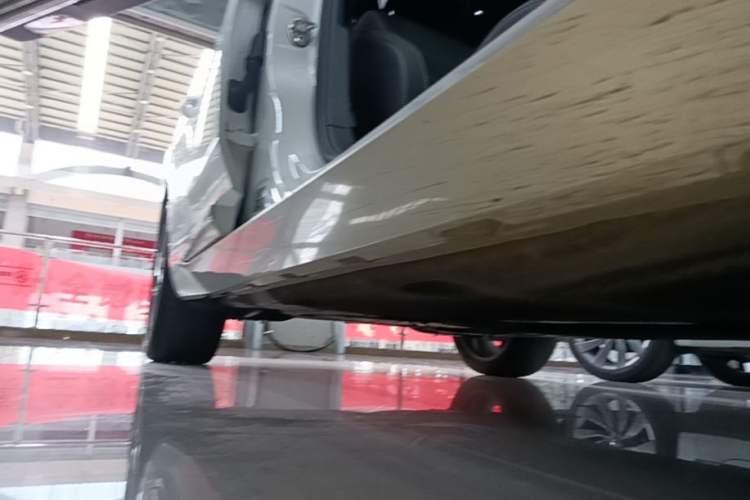 Used Volkswagen FAW-Volkswagen CC 2023 380TSI Striking Edition Right Side Sill