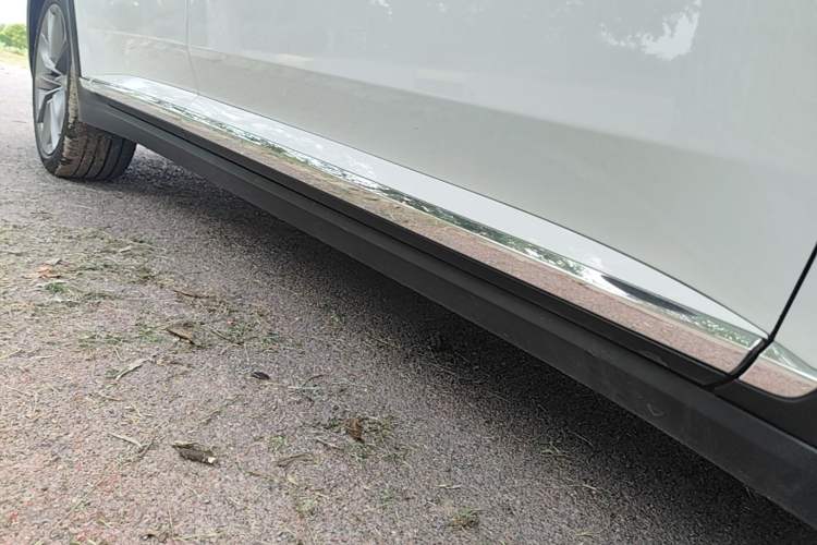 Used Volkswagen FAW-Volkswagen CC 2023 Adventure Vehicle 380TSI Trailblazer Edition Right Side Sill