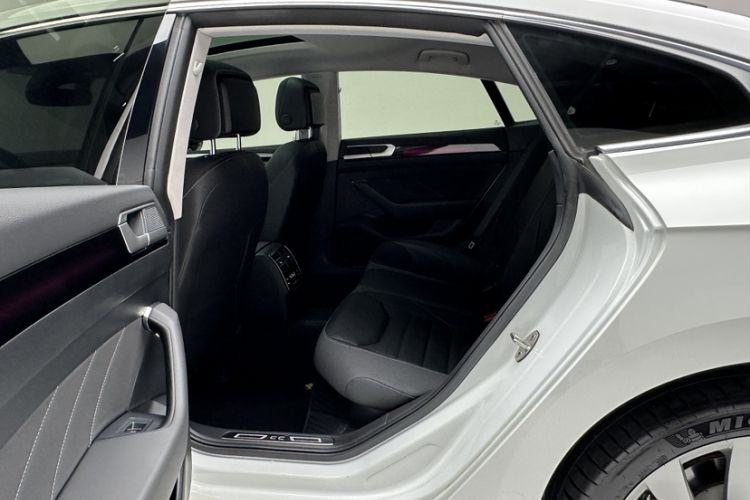 Used Volkswagen FAW-Volkswagen CC 2023 380TSI Striking Edition Roof