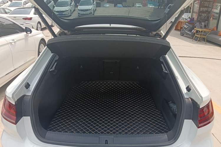Used Volkswagen FAW-Volkswagen CC 2023 380TSI Striking Edition Trunk
