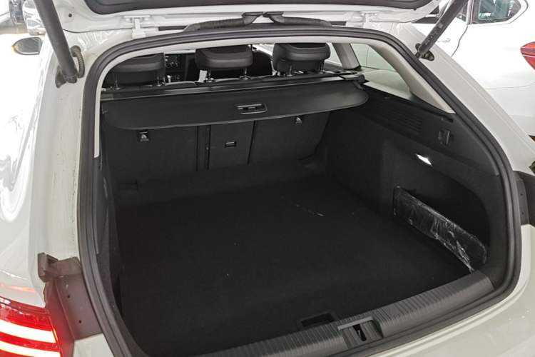 Used Volkswagen FAW-Volkswagen CC 2023 Hunting Vehicle 380TSI Hunter's Heart Edition Trunk