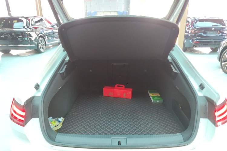 Used Volkswagen FAW-Volkswagen CC 2023 380TSI Striking Edition Trunk