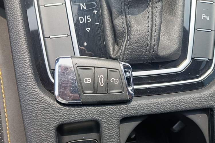 Used Volkswagen FAW-Volkswagen CC 2023 380TSI Striking Edition Vehicle Key