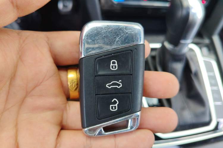 Used Volkswagen FAW-Volkswagen CC 2023 380TSI Striking Edition Vehicle Key