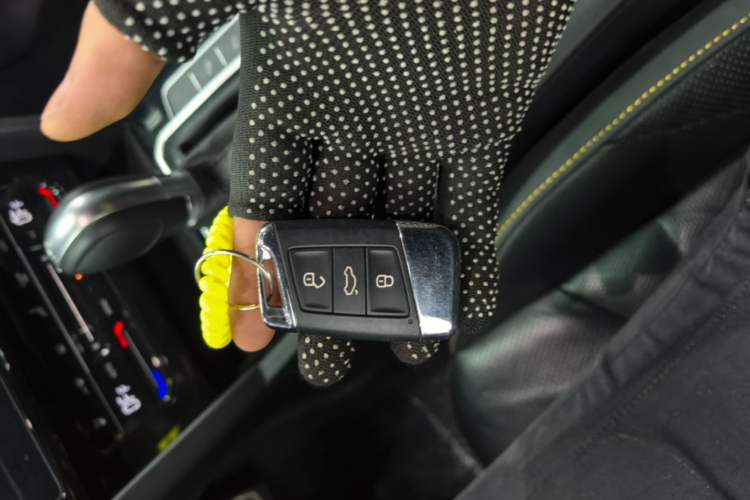 Used Volkswagen FAW-Volkswagen CC 2023 380TSI Striking Edition Vehicle Key
