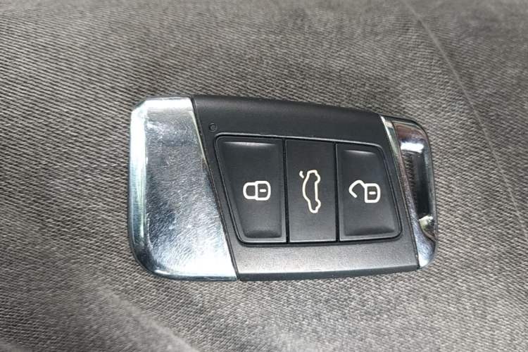 Used Volkswagen FAW-Volkswagen CC 2023 380TSI Striking Edition Vehicle Key
