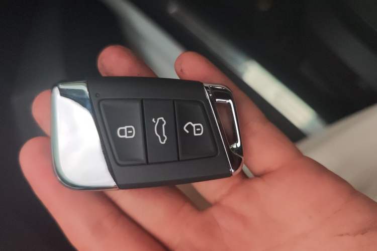 Used Volkswagen FAW-Volkswagen CC 2023 380TSI Striking Edition Vehicle Key