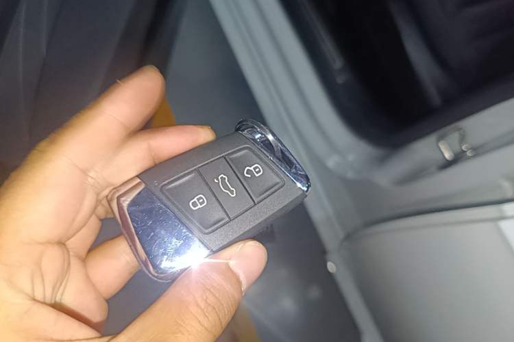 Used Volkswagen FAW-Volkswagen CC 2023 380TSI Striking Edition Vehicle Key