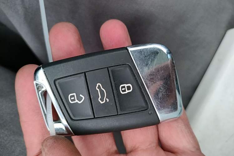 Used Volkswagen FAW-Volkswagen CC 2023 380TSI Striking Edition Vehicle Key
