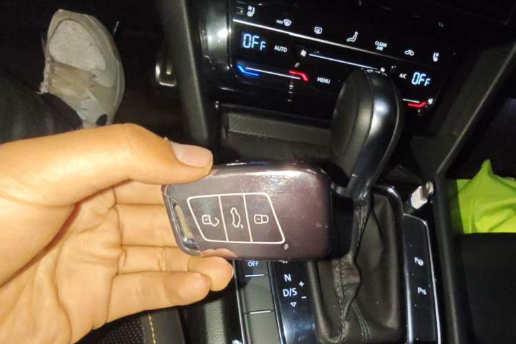 Used Volkswagen FAW-Volkswagen CC 2023 380TSI Striking Edition Vehicle Key