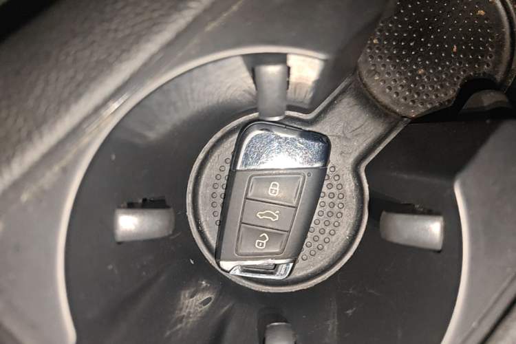 Used Volkswagen FAW-Volkswagen CC 2023 380TSI Striking Edition Vehicle Key