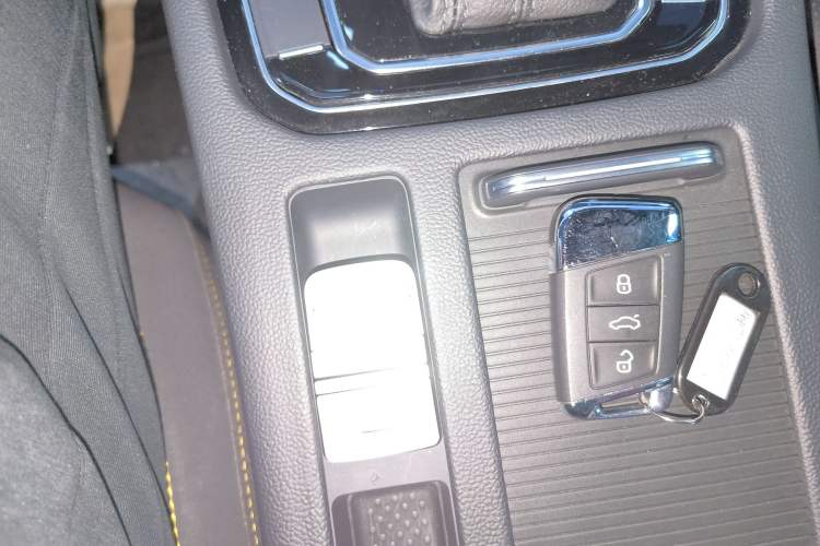 Used Volkswagen FAW-Volkswagen CC 2023 380TSI Striking Edition Vehicle Key