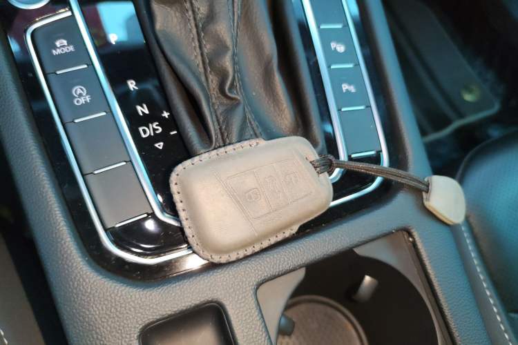 Used Volkswagen FAW-Volkswagen CC 2023 380TSI Striking Edition Vehicle Key