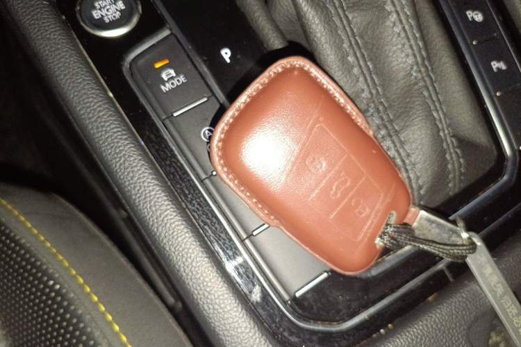 Used Volkswagen FAW-Volkswagen CC 2023 380TSI Striking Edition Vehicle Key