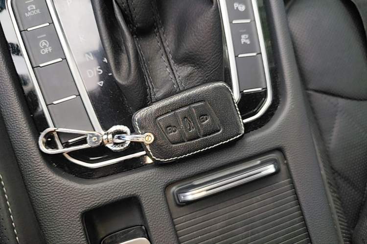 Used Volkswagen FAW-Volkswagen CC 2023 Adventure Vehicle 380TSI Trailblazer Edition Vehicle Key