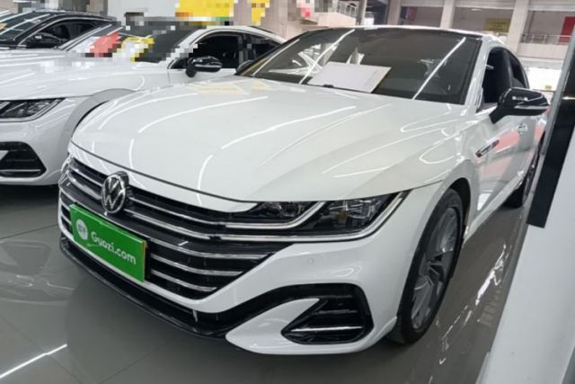 Używany Volkswagen FAW-Volkswagen CC 2023 380TSI Striking Edition
