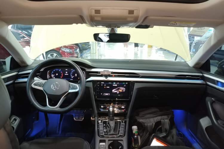Used Volkswagen FAW-Volkswagen CC 2023 Adventure Vehicle 330TSI Hunter Vision Edition Center Console