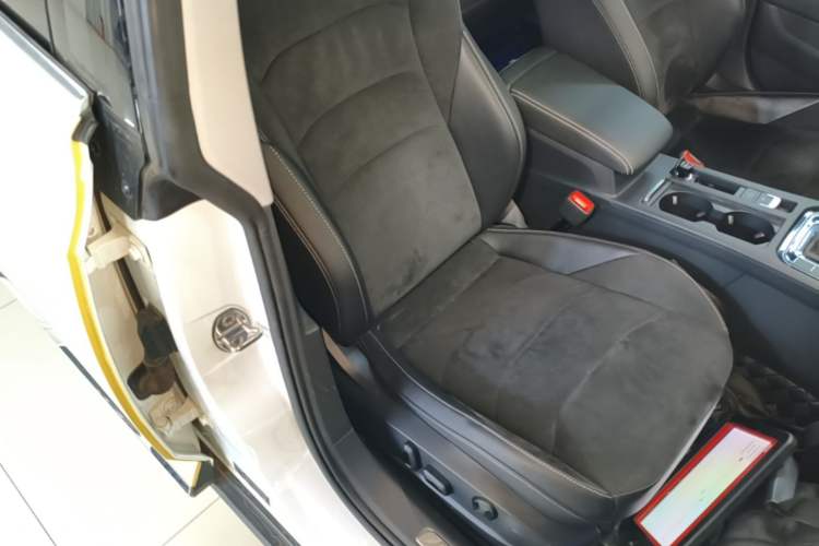 Used Volkswagen FAW-Volkswagen CC 2023 Adventure Vehicle 330TSI Hunter Vision Edition Right Front Seat