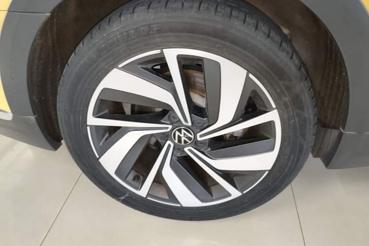 Used Volkswagen FAW-Volkswagen CC 2023 Adventure Vehicle 330TSI Hunter Vision Edition Right Rear Wheel Hub