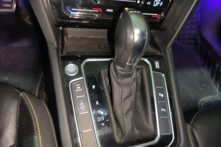 Used Volkswagen FAW-Volkswagen CC 2024 380TSI Striking Edition Gear Lever