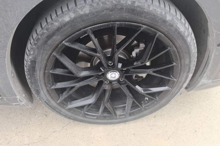 Used Volkswagen FAW-Volkswagen CC 2024 Estate Car 380TSI Hunter's Heart All-Encompassing Edition Right Front Wheel Hub