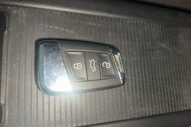Used Volkswagen FAW-Volkswagen CC 2024 380TSI Striking Edition Vehicle Key