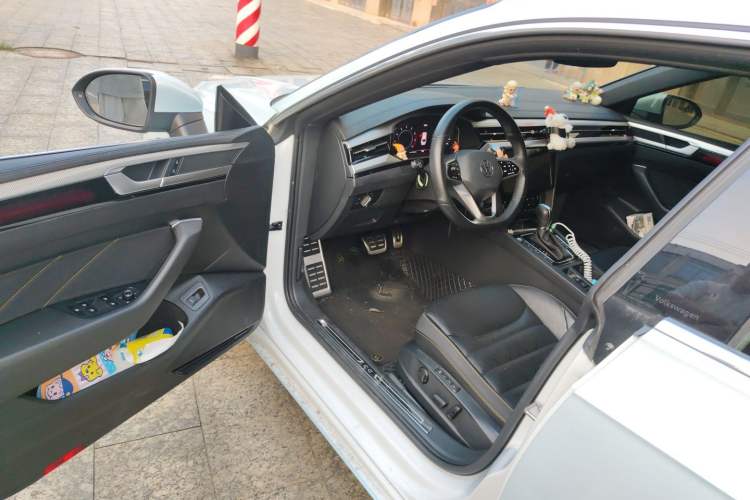 Used Volkswagen FAW-Volkswagen CC 2024 380TSI Striking Edition Driver Seat