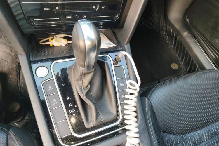 Used Volkswagen FAW-Volkswagen CC 2024 380TSI Striking Edition Gear Lever