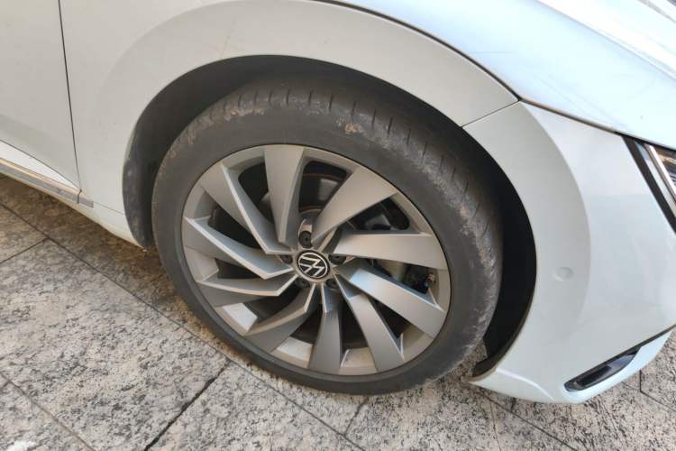 Used Volkswagen FAW-Volkswagen CC 2024 380TSI Striking Edition Right Front Wheel Hub