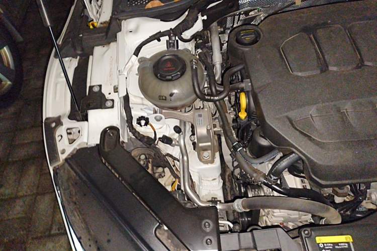 Used Volkswagen FAW-Volkswagen CC 2024 380TSI Striking Edition Engine Bay Right