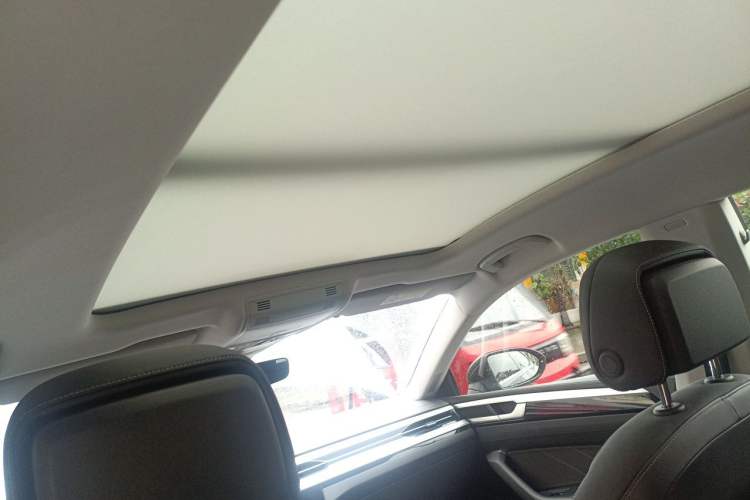 Used Volkswagen FAW-Volkswagen CC 2024 Estate Car 380TSI Hunter's Heart All-Encompassing Edition Headliner