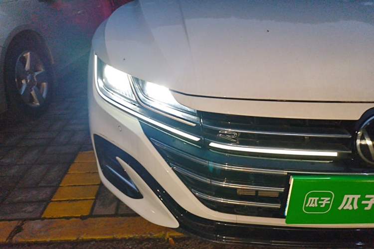Used Volkswagen FAW-Volkswagen CC 2024 380TSI Striking Edition Right Front Headlight