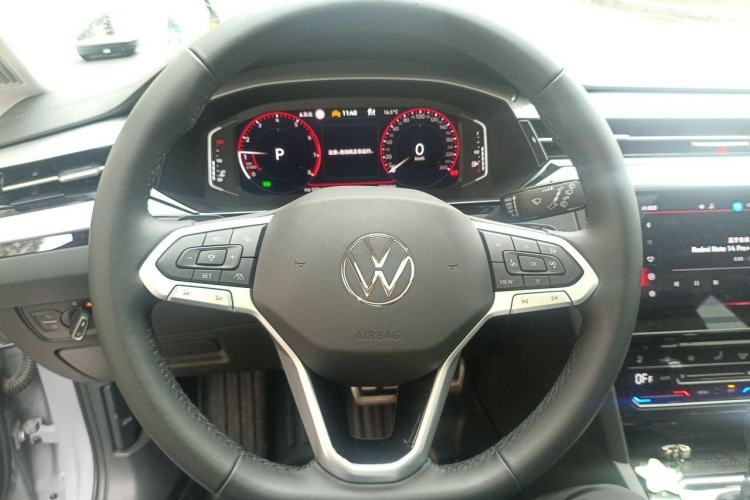 Used Volkswagen FAW-Volkswagen CC 2024 Estate Car 380TSI Hunter's Heart All-Encompassing Edition Steering Wheel