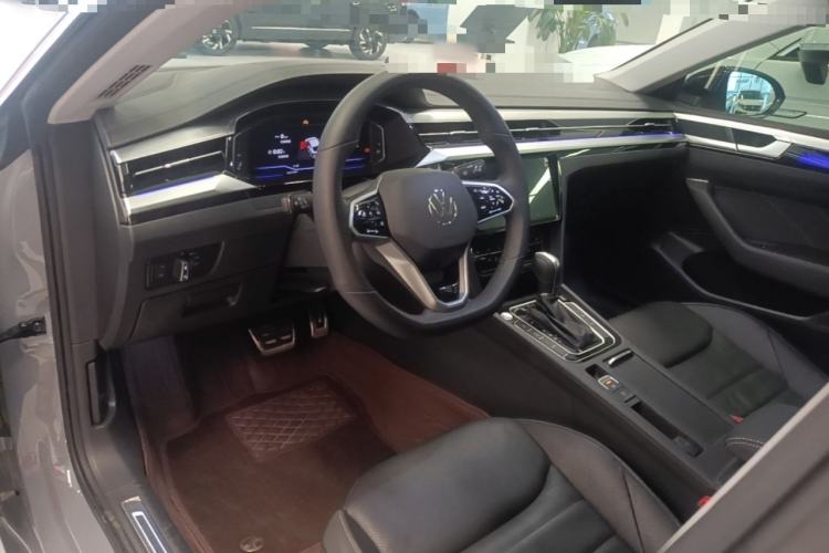 Used Volkswagen FAW-Volkswagen CC 2024 380TSI Striking All-Encompassing Edition Center Console