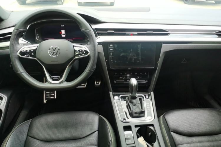 Used Volkswagen FAW-Volkswagen CC 2024 380TSI Striking Edition Center Console