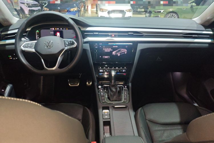 Used Volkswagen FAW-Volkswagen CC 2024 Estate Car 380TSI Hunter's Heart All-Encompassing Edition Center Console