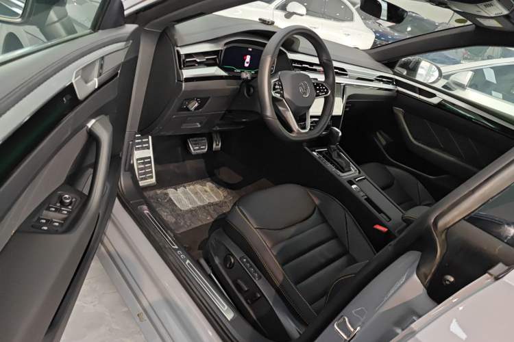 Used Volkswagen FAW-Volkswagen CC 2024 380TSI Striking Edition Driver Seat