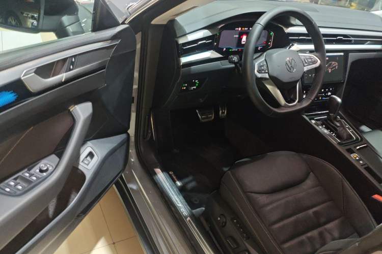 Used Volkswagen FAW-Volkswagen CC 2024 Estate Car 380TSI Hunter's Heart All-Encompassing Edition Driver Seat