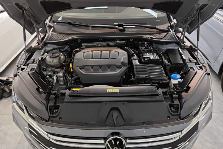 Used Volkswagen FAW-Volkswagen CC 2024 380TSI Striking Edition Engine Bay