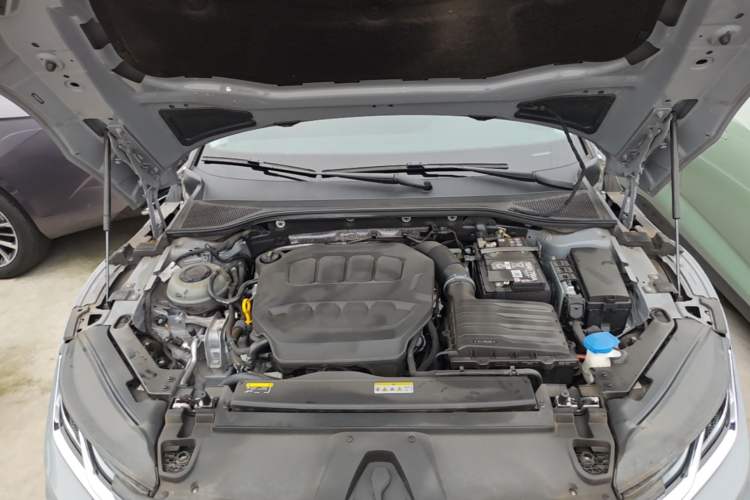 Used Volkswagen FAW-Volkswagen CC 2024 Estate Car 380TSI Hunter's Heart All-Encompassing Edition Engine Bay