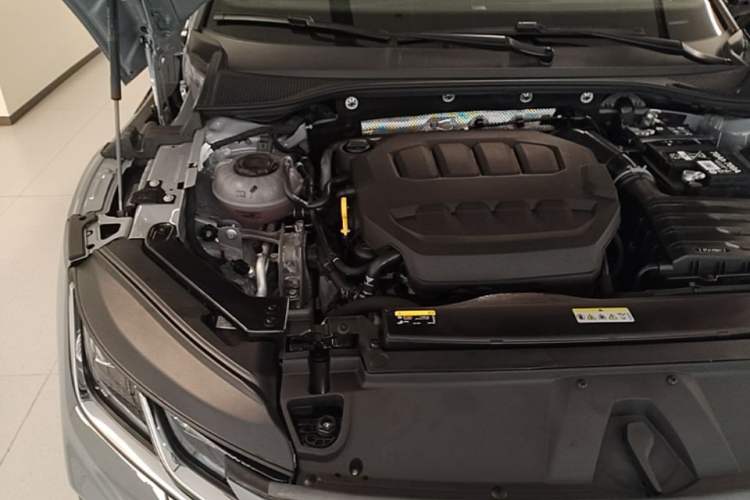 Used Volkswagen FAW-Volkswagen CC 2024 380TSI Striking Edition Engine Bay Right