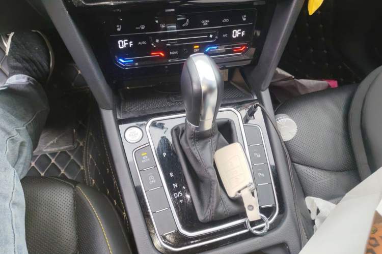 Used Volkswagen FAW-Volkswagen CC 2024 380TSI Striking All-Encompassing Edition Gear Lever