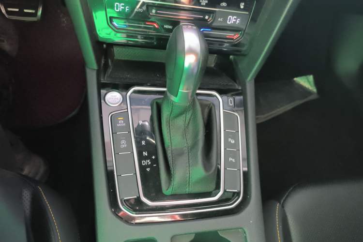 Used Volkswagen FAW-Volkswagen CC 2024 380TSI Striking Edition Gear Lever