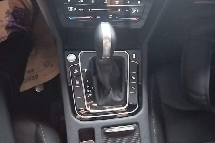 Used Volkswagen FAW-Volkswagen CC 2024 380TSI Striking All-Encompassing Edition Gear Lever