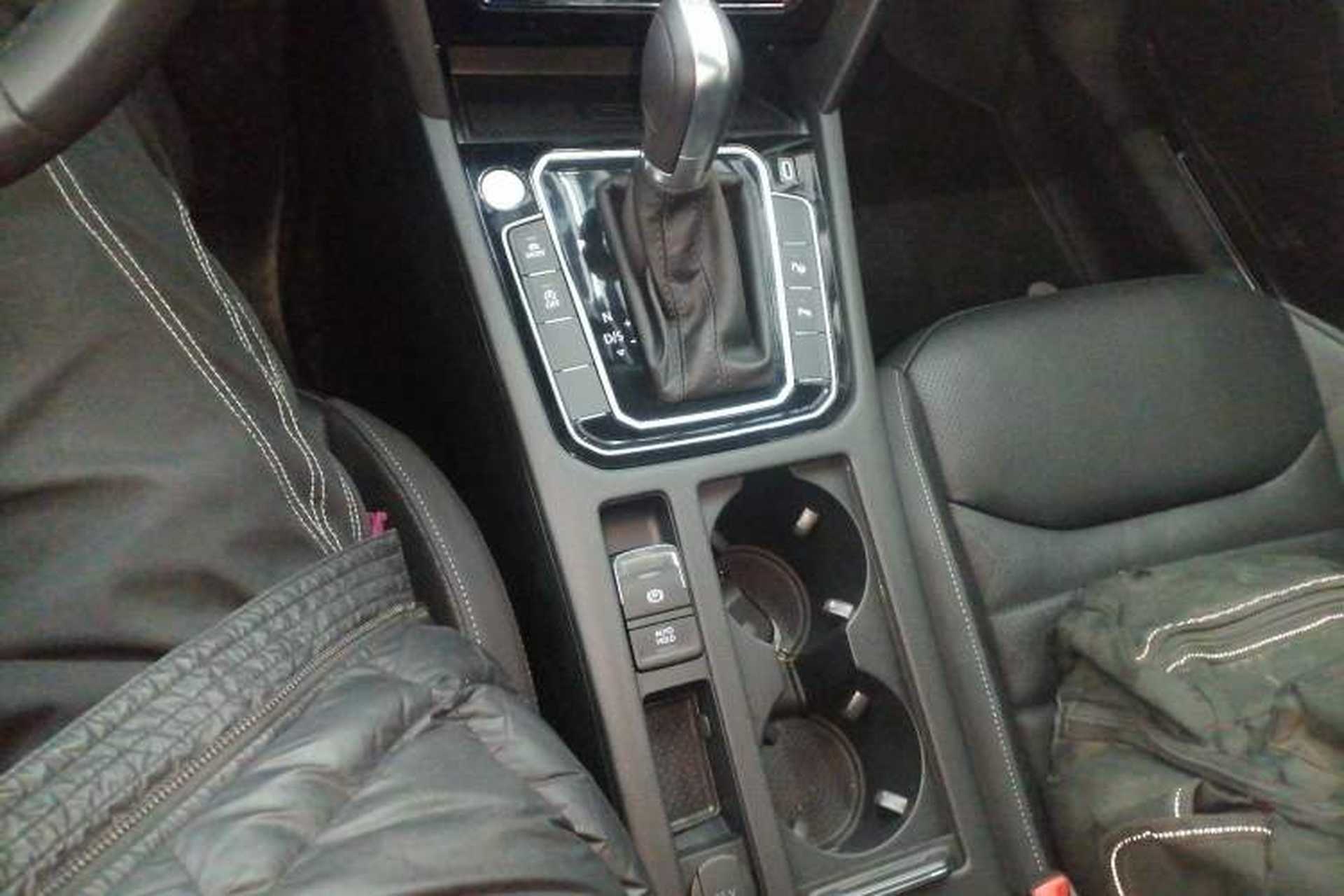 Used Volkswagen FAW-Volkswagen CC 2024 Estate Car 380TSI Hunter's Heart Edition Gear Lever