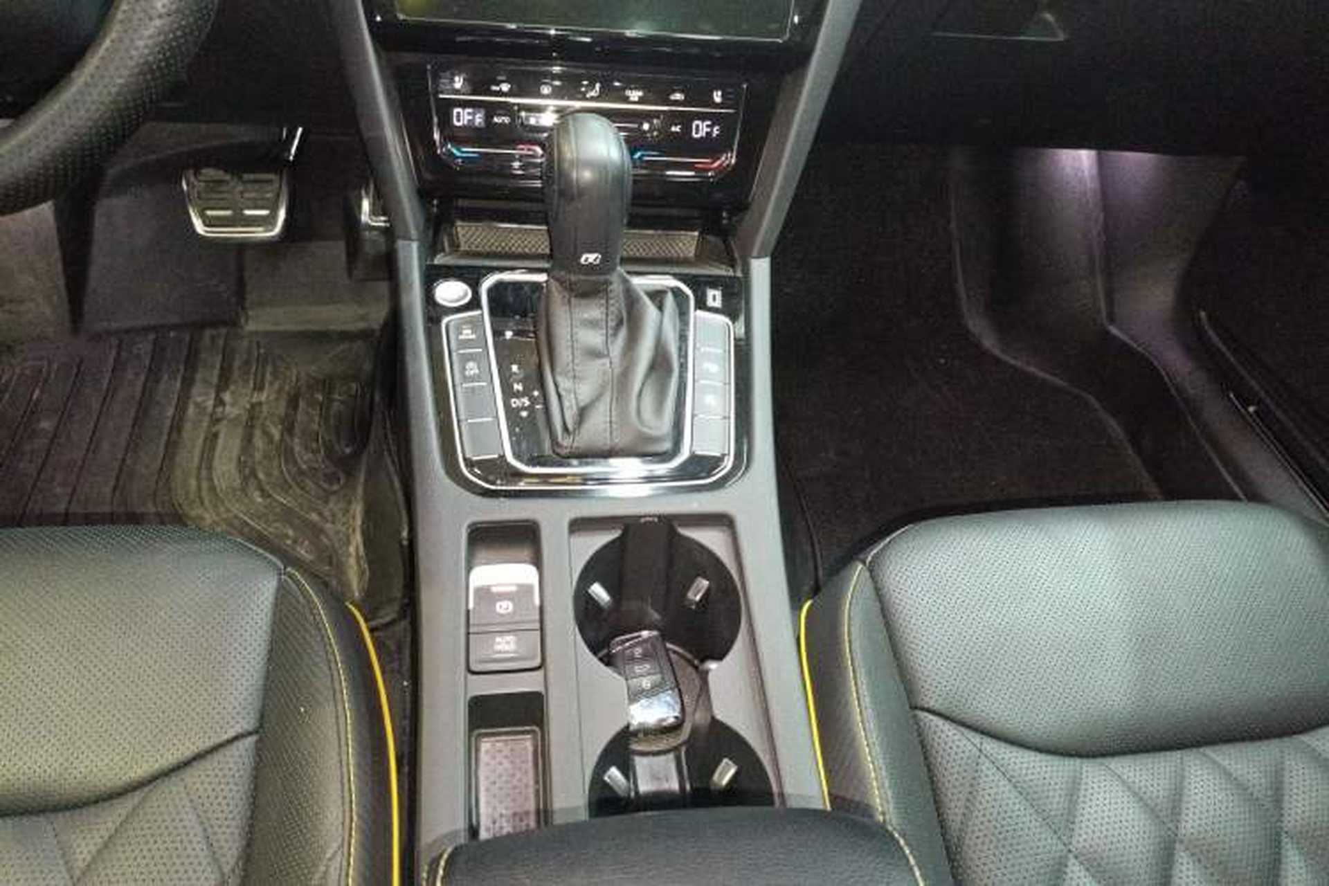 Used Volkswagen FAW-Volkswagen CC 2024 380TSI Brilliant Edition Gear Lever