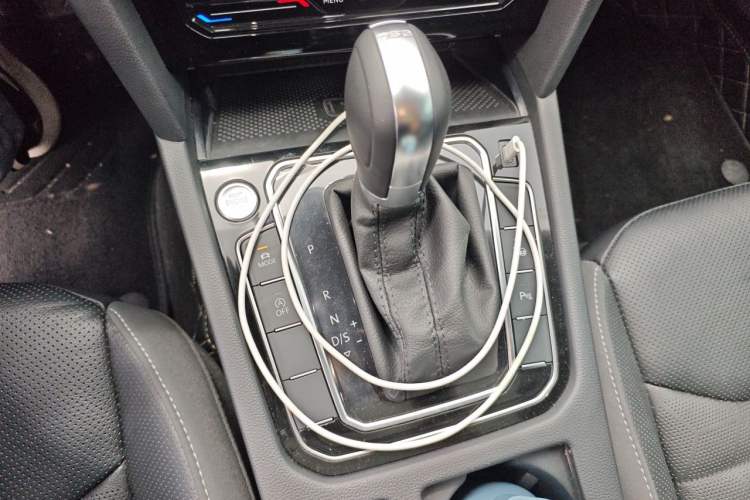 Used Volkswagen FAW-Volkswagen CC 2024 Estate Car 380TSI Hunter's Heart Edition Gear Lever